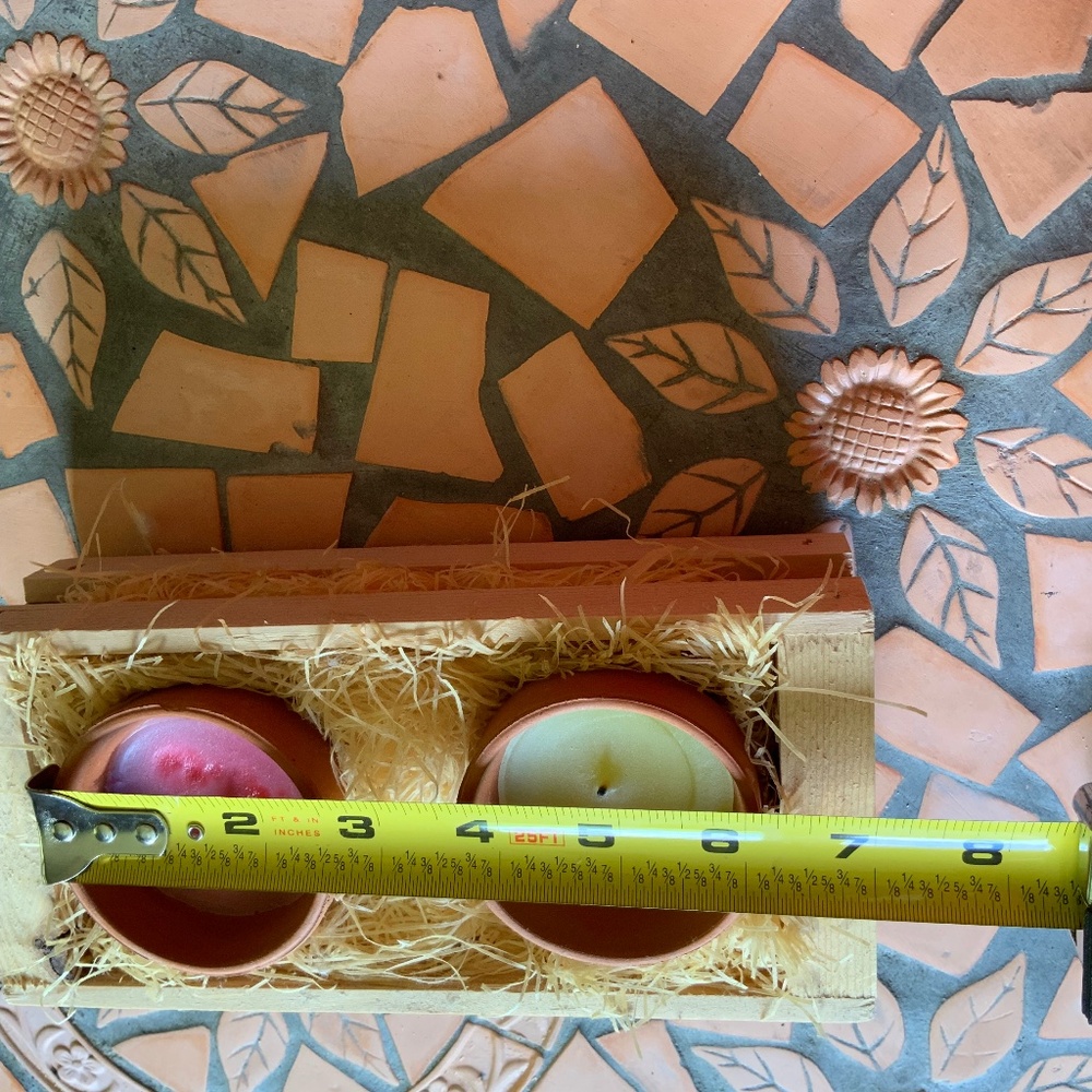 Garden Essence Aroma Therapy Candle Set in Mini Crate - Picture 7 of 9